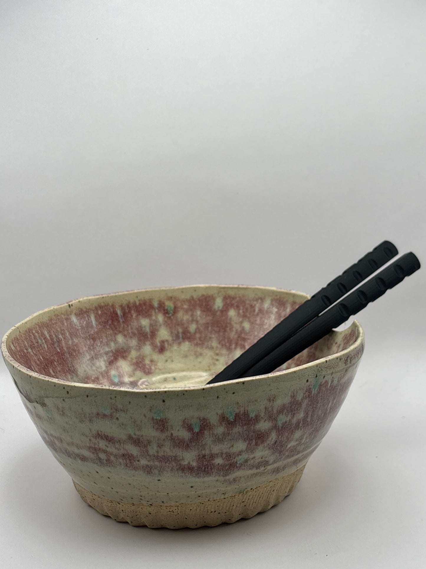 Handcrafted Stoneware Bowl with Chopstick Groove by Gin