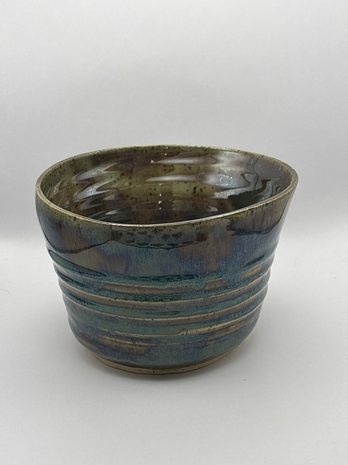 Hand-Thrown Stoneware Bowl in Layered Reactive Glaze by Gin